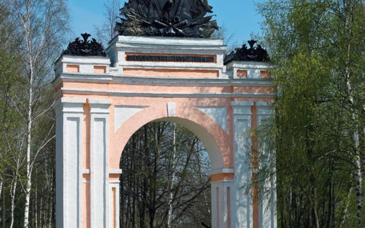 Триумфальная арка. Арх. И. А. Жеребцов. 1852 г.