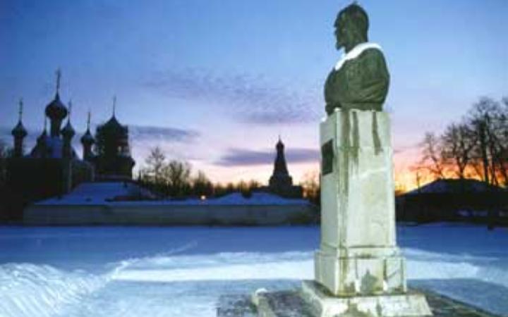 Памятник Александру Невсому на Красной площади